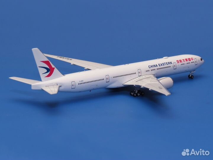 Boeing 777-300ER China Eastern Airlines (1:400)
