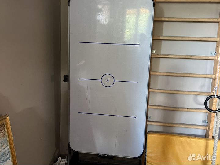 Настольный аэрохоккей