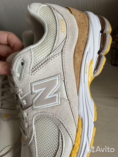 New balance 2002r