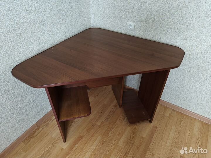 Стол компьютерный угловой