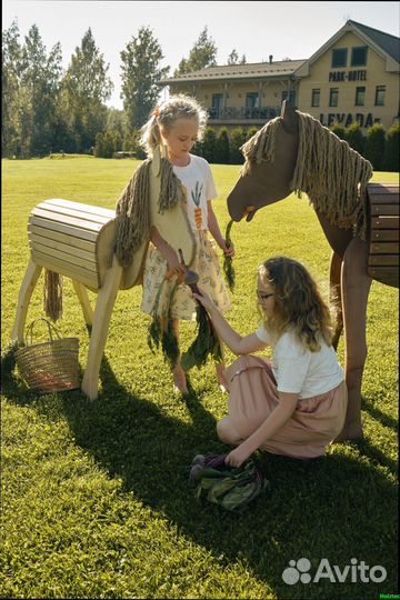 Лошадка деревянная