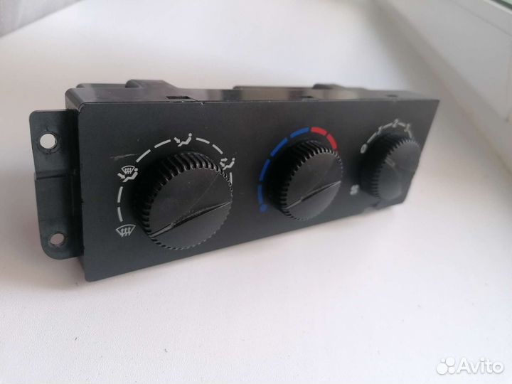 Блок управления печкой priora 1