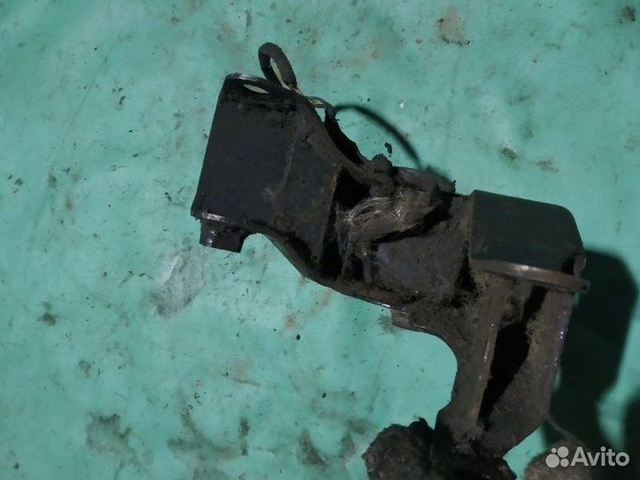 Подушка двигателя передняя Nissan Murano Z50 3.5