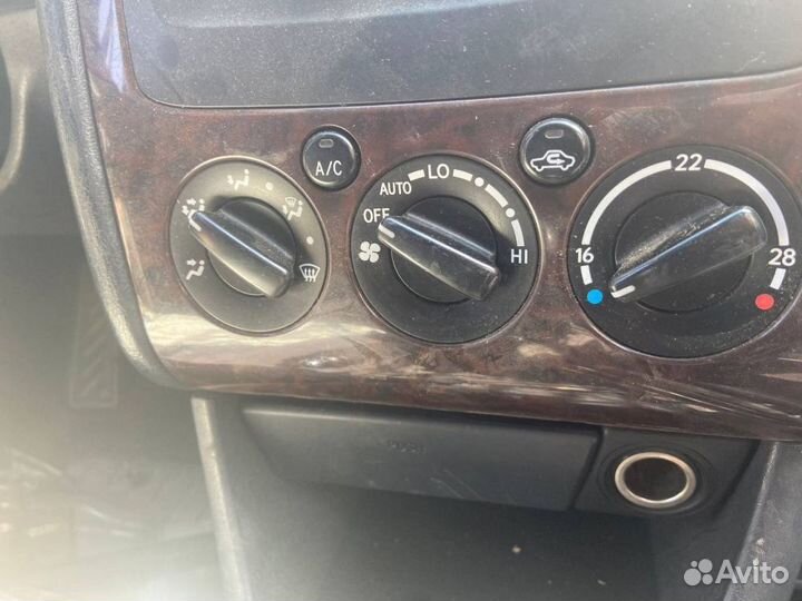 Toyota Avensis T220 рест, блок управл. отопителем