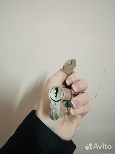 Цилиндровый механизм (личинка замка) apecs