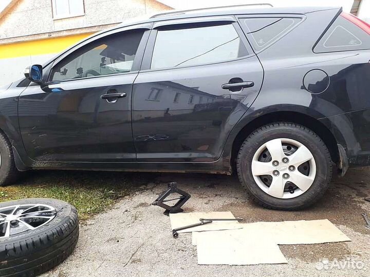 Kia Ceed 1.6 МТ, 2010, битый, 148 000 км