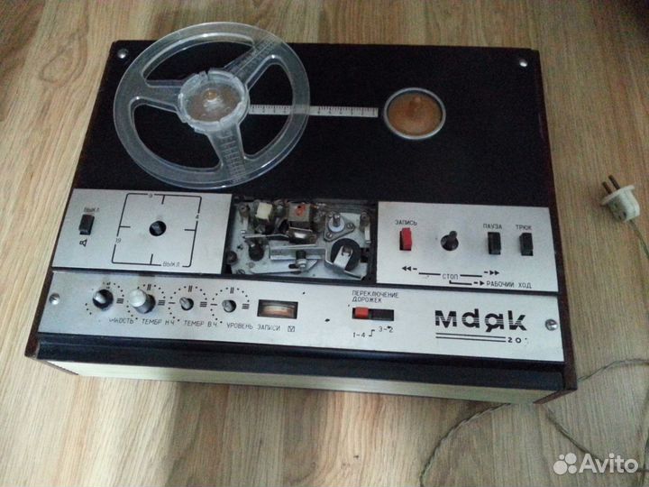 Катушечный магнитофон Маяк 201. Модель 1971 года