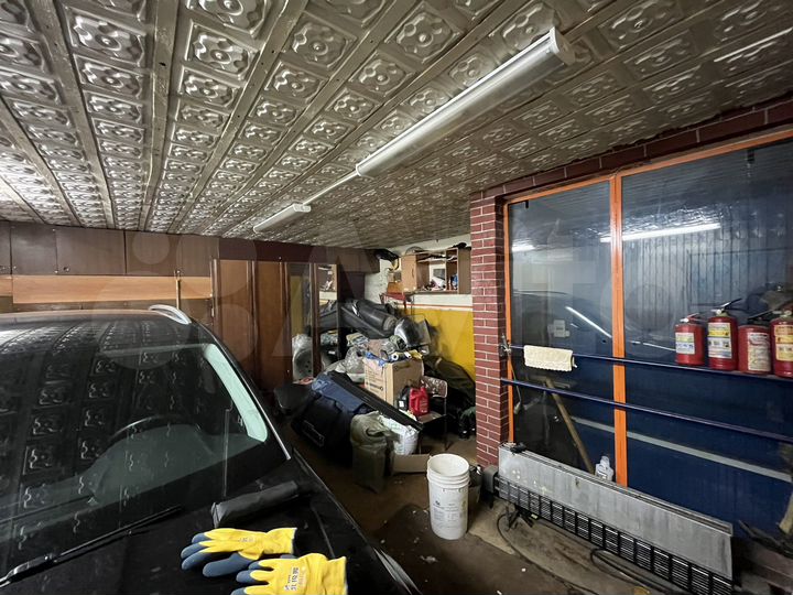 Гараж, > 30 м²