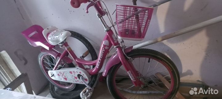 Велосипед для девочки есть доп колеса