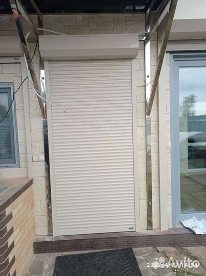 Монтаж секционных ворот