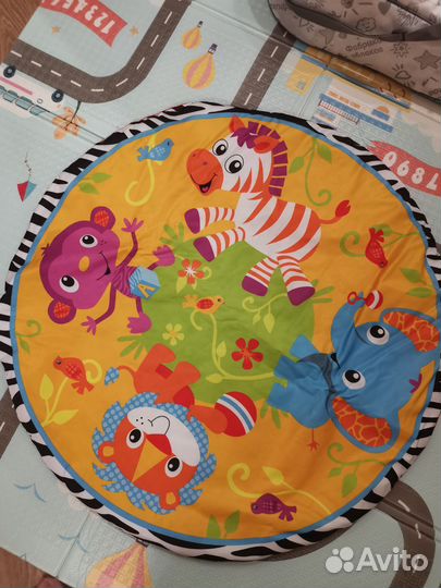 Развивающий коврик с игрушками BabyGo