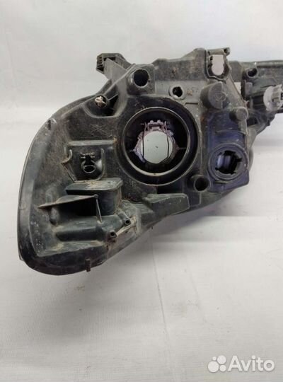 Фара передняя правая Peugeot 107