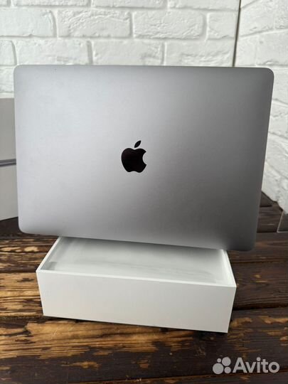 Apple MacBook Air 13inch 2020 M1/8/256/серый космо