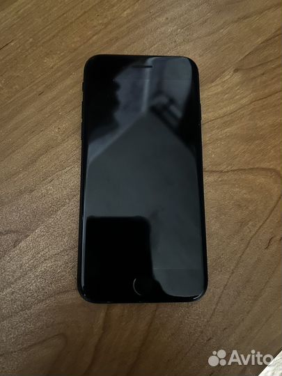 Телефон iPhone 7