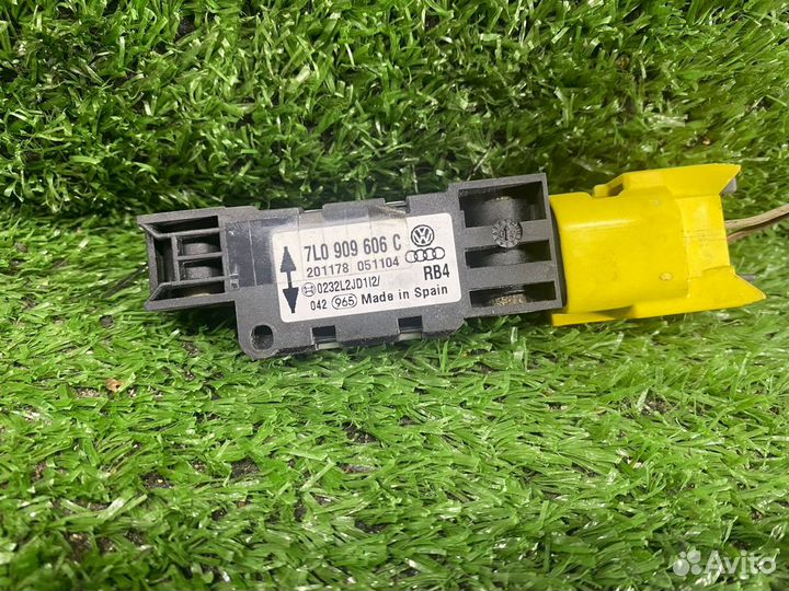 Датчик удара Volkswagen Touareg 7L 7L