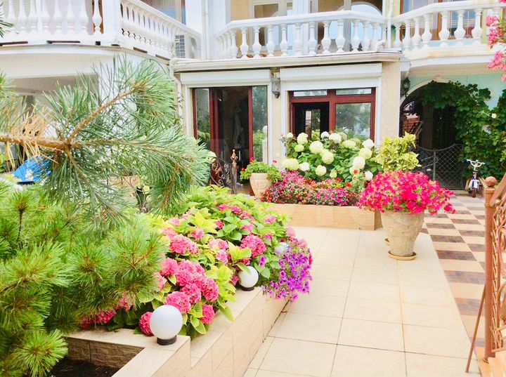 Дом 292 м² на участке 2 сот.