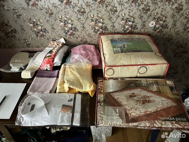 Одеяла, покрывала, полотенца, подушки