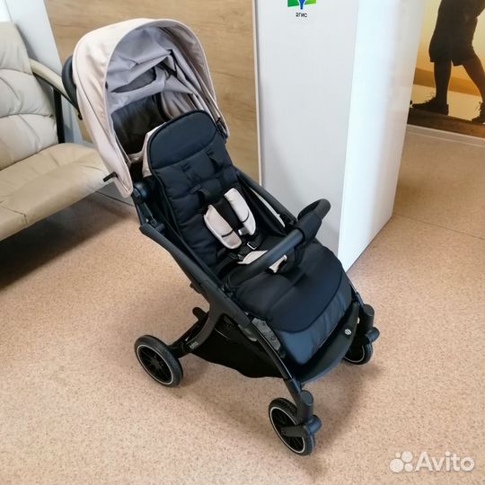 Коляска с автоматическим сложением Peppy latina