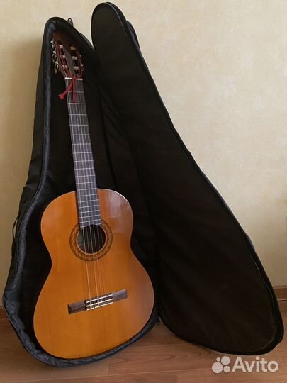 Акустическая гитара Yamaha c40 почти новая