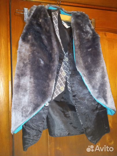 Жилетка для мальчика много разные