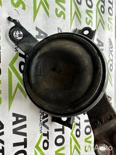 Опора двигателя правая оригинал Toyota Vitz SCP90