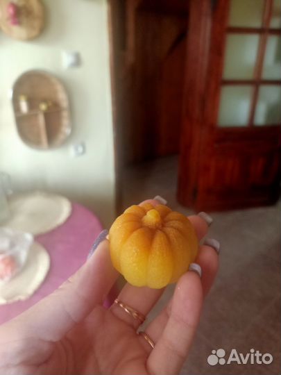 Свеча в форме тыквы