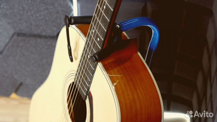 Акустическая гитара Yamaha