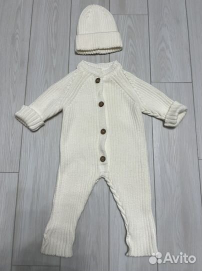 Вязаный комбинезон для новорожденного