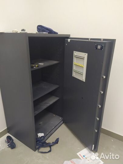 Сейф для ценных вещей