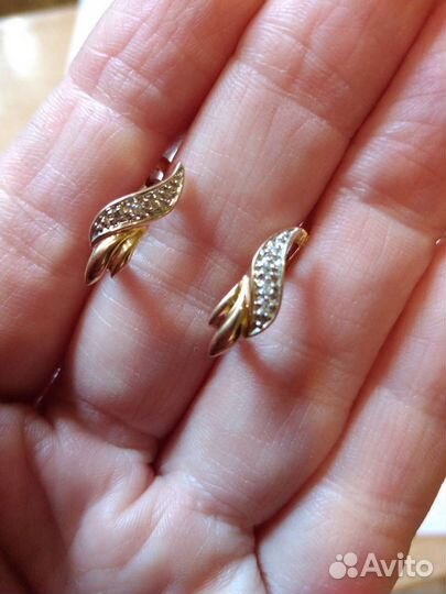 Золотые серьги 585 пробы с бриллиантами