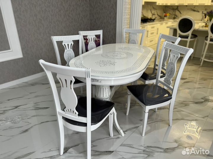 Стол Лапка Версаче