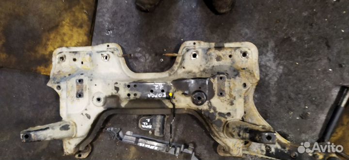 Подрамник, сабли на Опель Корса Д 1,2 л. робот