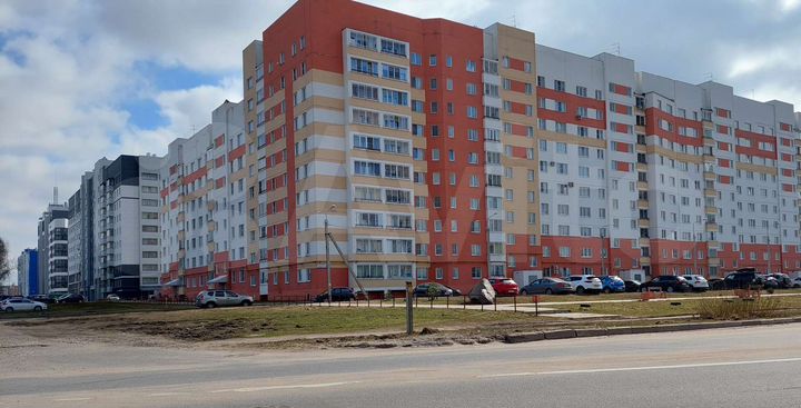 3-к. квартира, 84 м², 1/10 эт.