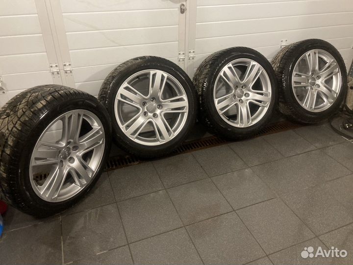 Audi Q3 RSQ3 R18 оригинал комплект