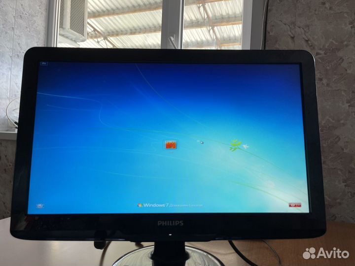 Системный блок+монитор Philips+клавиатура, мышка