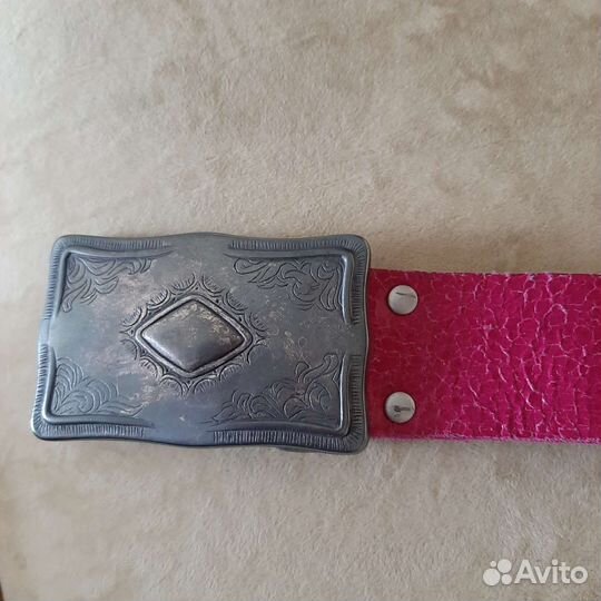 Ремень женский кожаный.малиновый цв