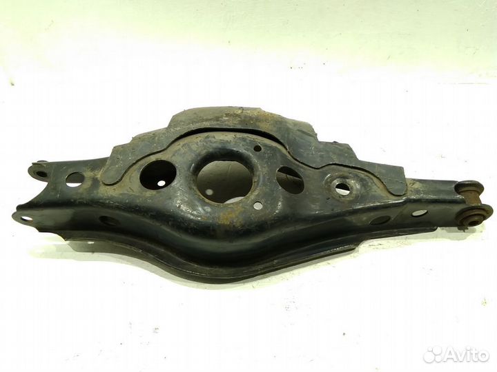 Рычаг задний нижний правый