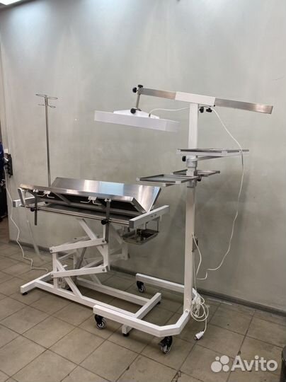 Операционный стол Свуэл9 + хир. Светильник