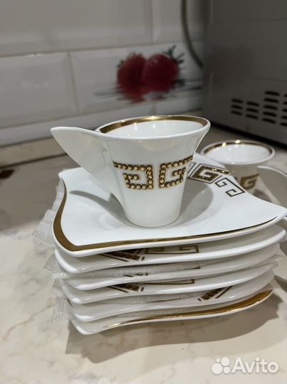 Кофейные чашки с блюдцами,с стразами голд