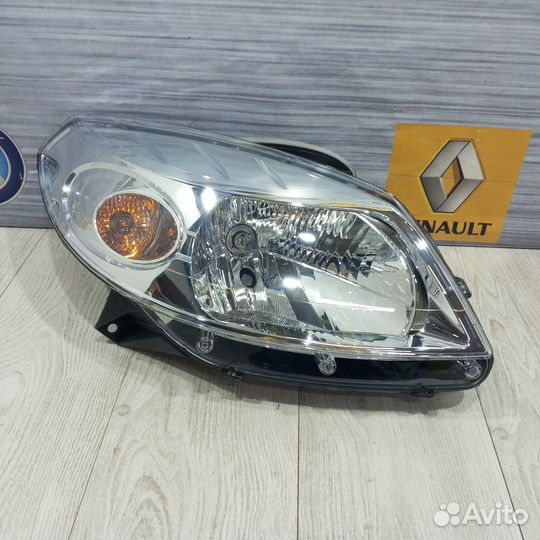 Фара Renault sandero Прав