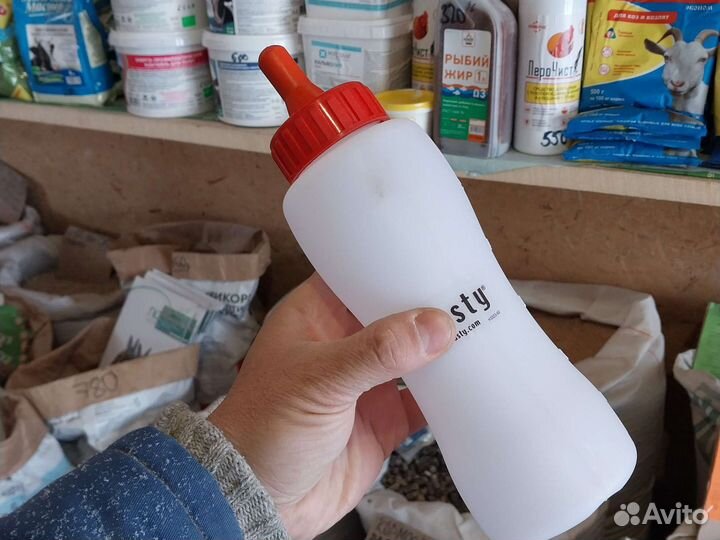 Бутылочка для кормления телят молокопоильник