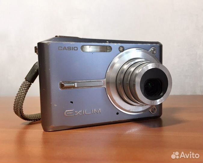 Компактный фотоаппарат Casio Exilim Card EX-600