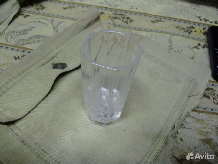 Стаканчик-рюмка с автоматической подсветкой