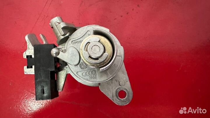 Личинка замка багажника Audi A6 C6 2.0 BRE TDI