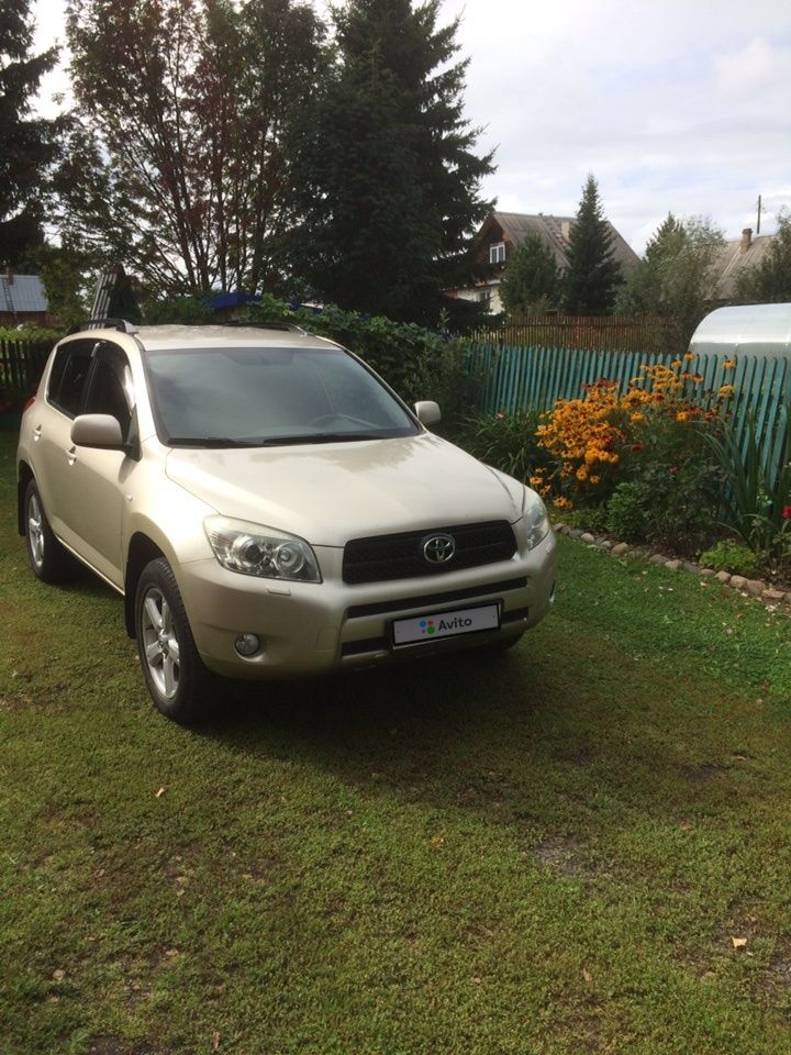 Toyota RAV4: фото владельца