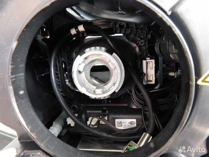 Фара левая Volkswagen Tiguan