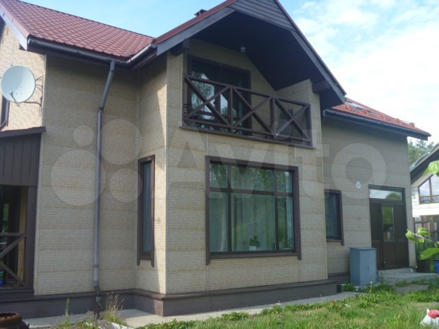 Дом 200 м² на участке 12 сот.