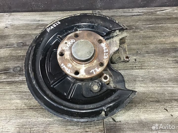 Кулак поворотный задний левый Volkswagen Jetta 5