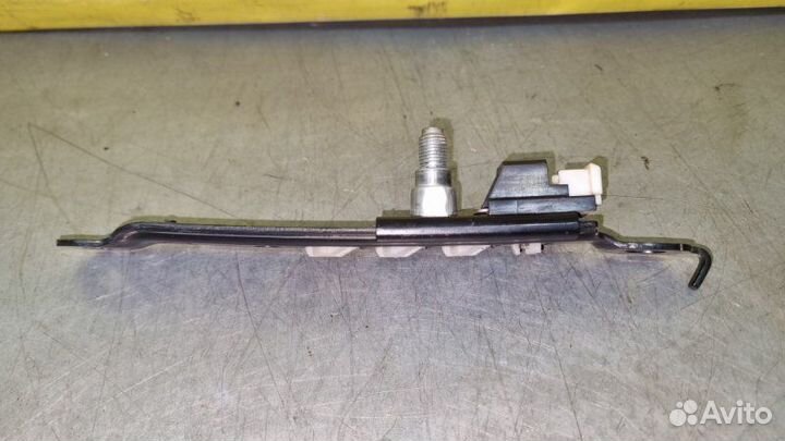 Механизм регулировки ремня безопасности передний