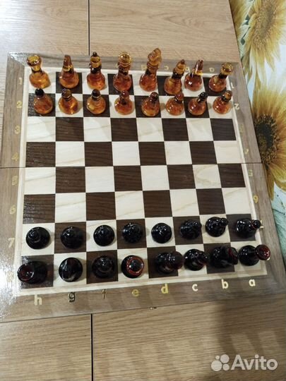 Шахматы янтарные инклюзы с доской новые на подарок